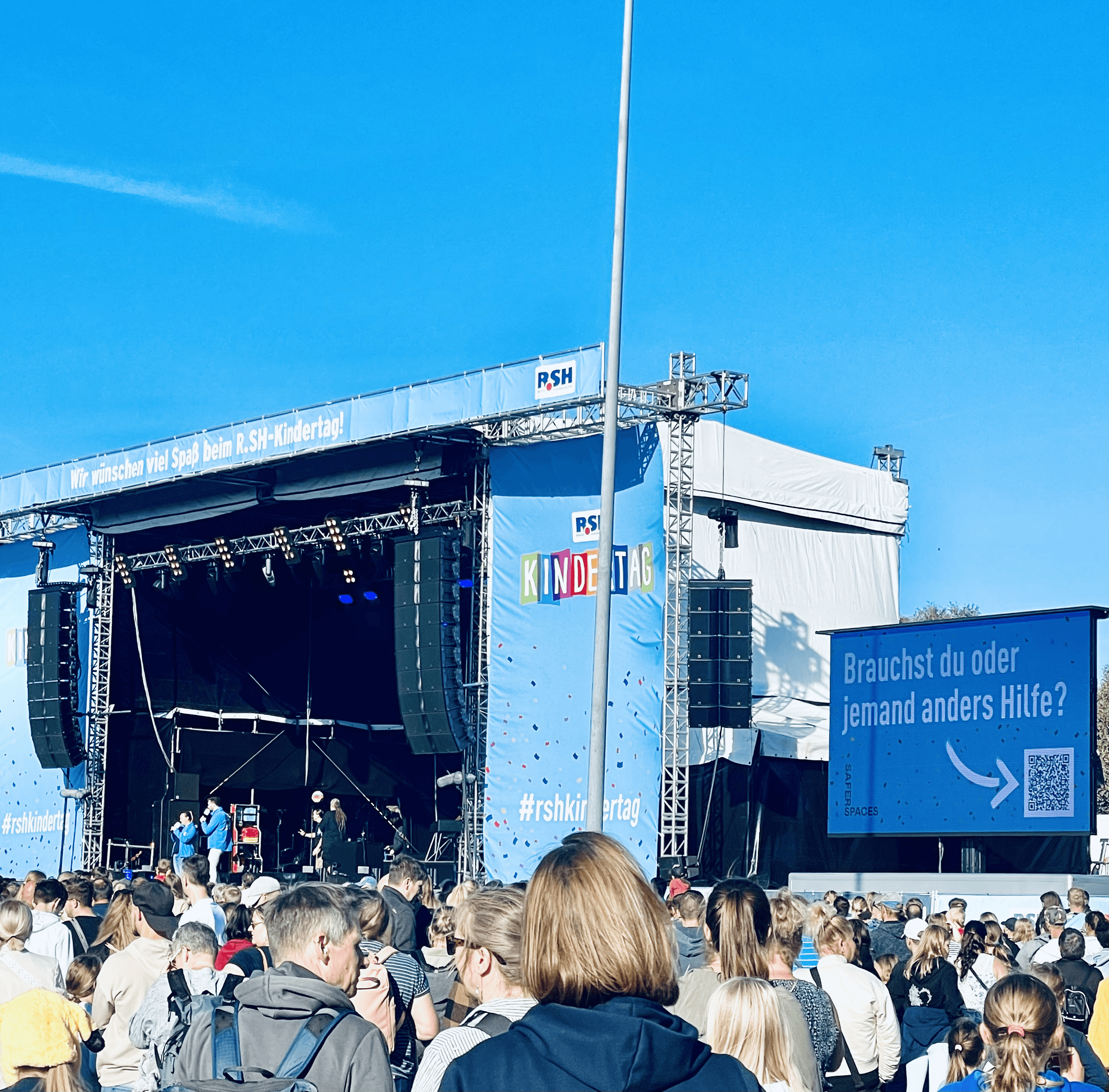 home.digitalAwarenessApproach.accessibility.slideshow-7